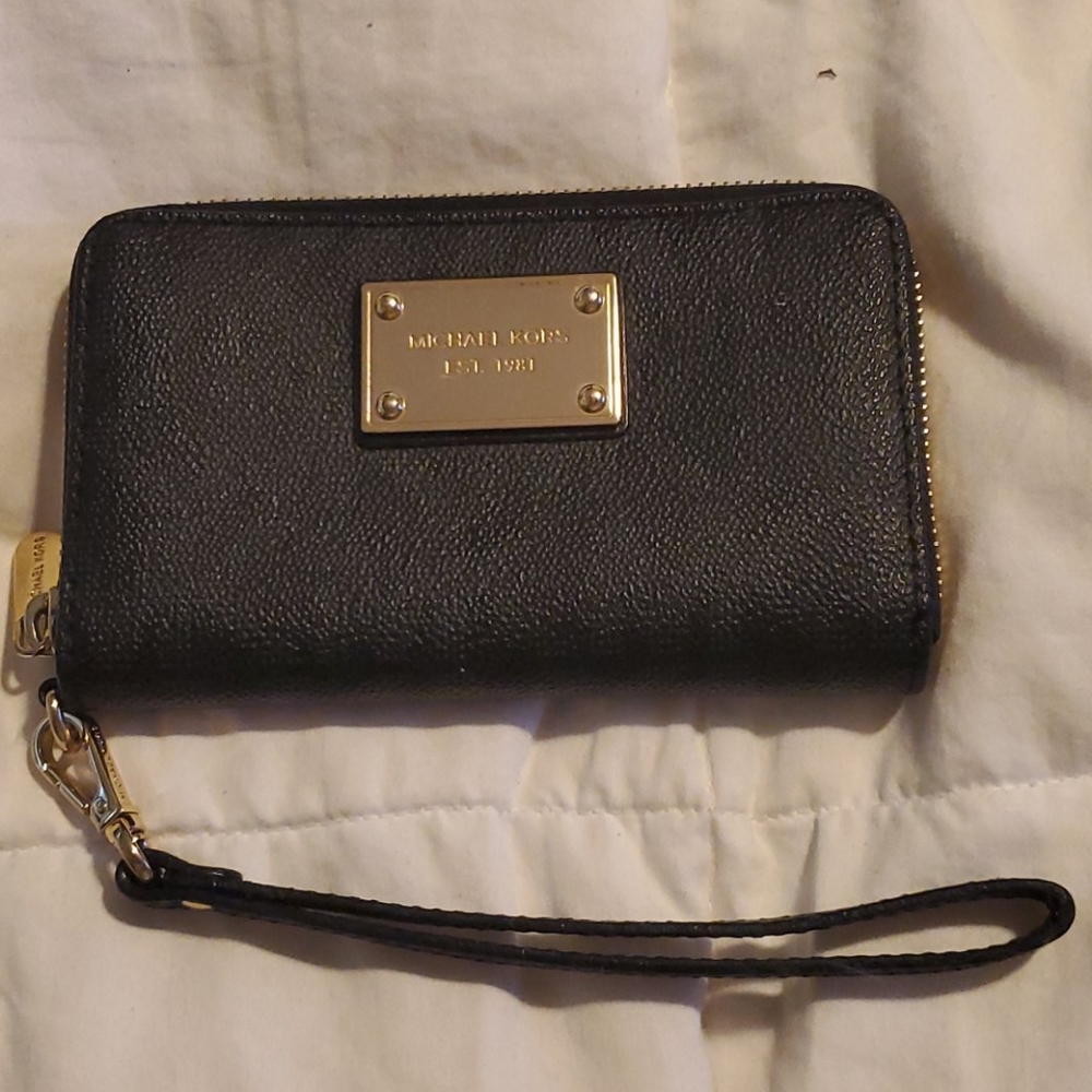 Michael Kors Wristlet Wallet Black Signature Logo